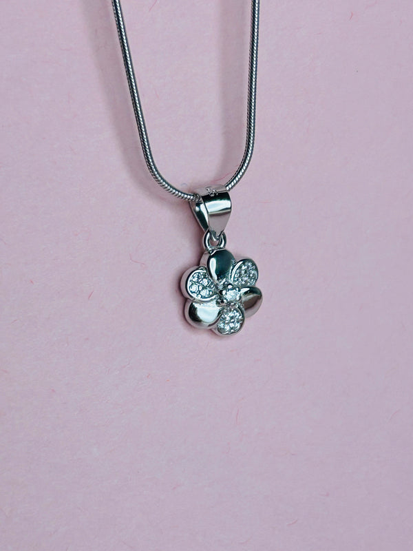 Flowery Silver Pendent Without Chain (Made in 925 Silver)