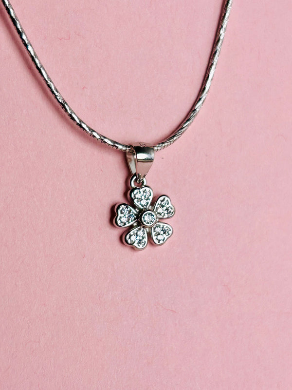 Flowery Shaped Silver Pendent Without Chain (Made in 925 Silver)